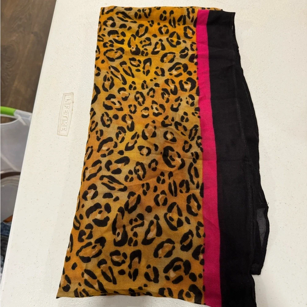 Estate Isaac Mizrahi Live Cheetah Print Scarf